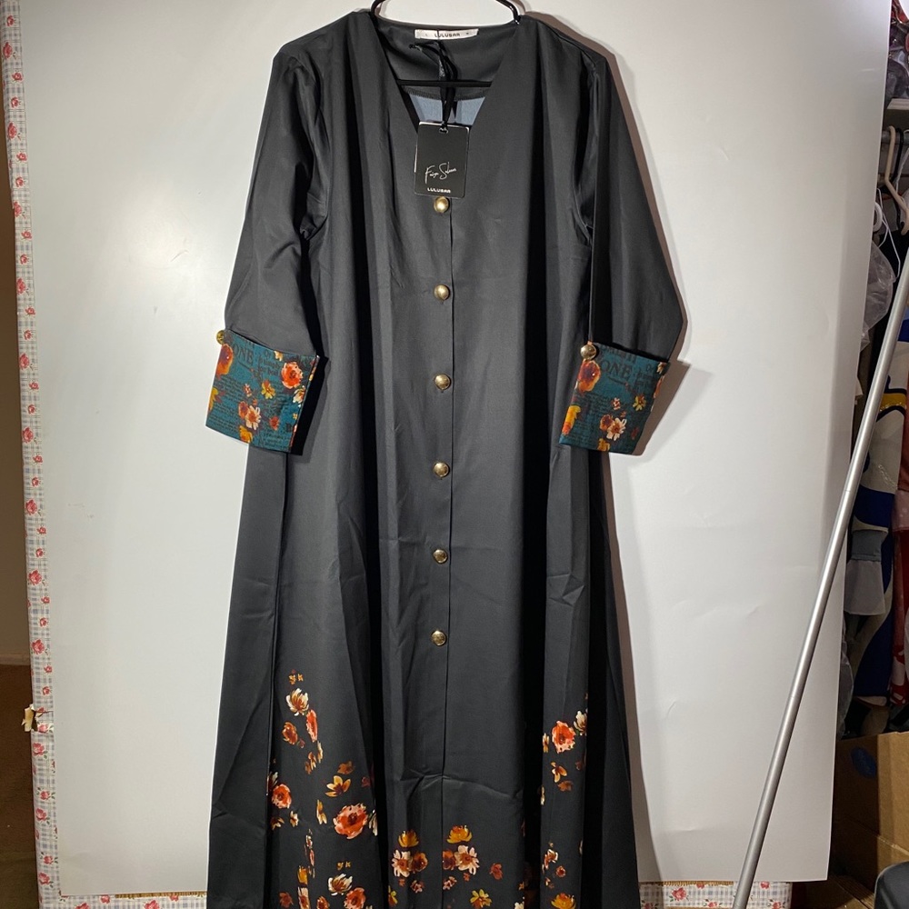 Beautiful dress golden button in front